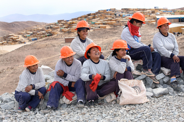 These Fairtrade Gold miners are part of the Esperanza Miners' Association in Peru.